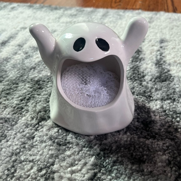 Homegoods Other - White Ceramic Ghost Sponge Holder
